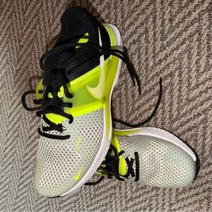 Nike Men's Athletic Shoes - Black and Neon Yellow
